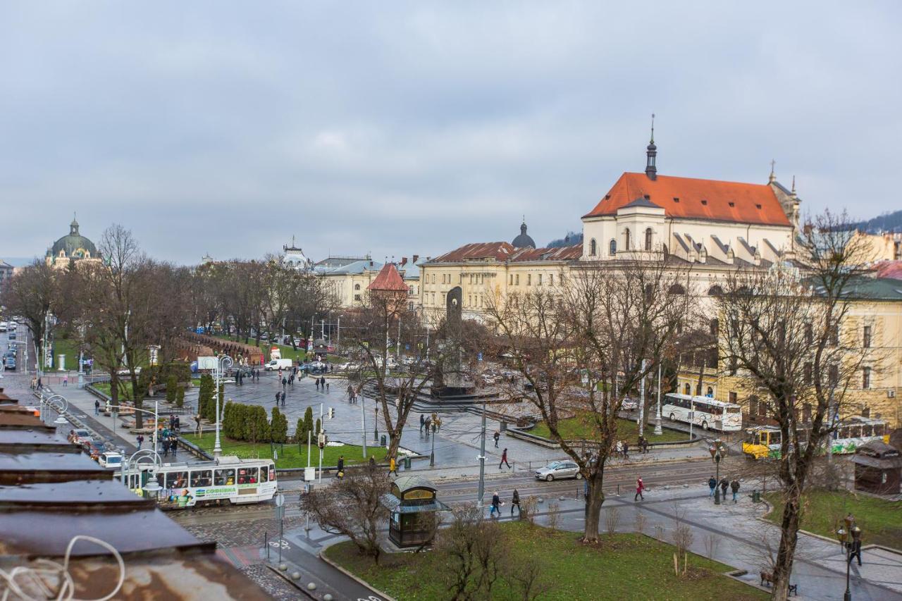В Центрі Біля Ратуші Вулиця Площа Ринок 11 Lwów Zewnętrze zdjęcie