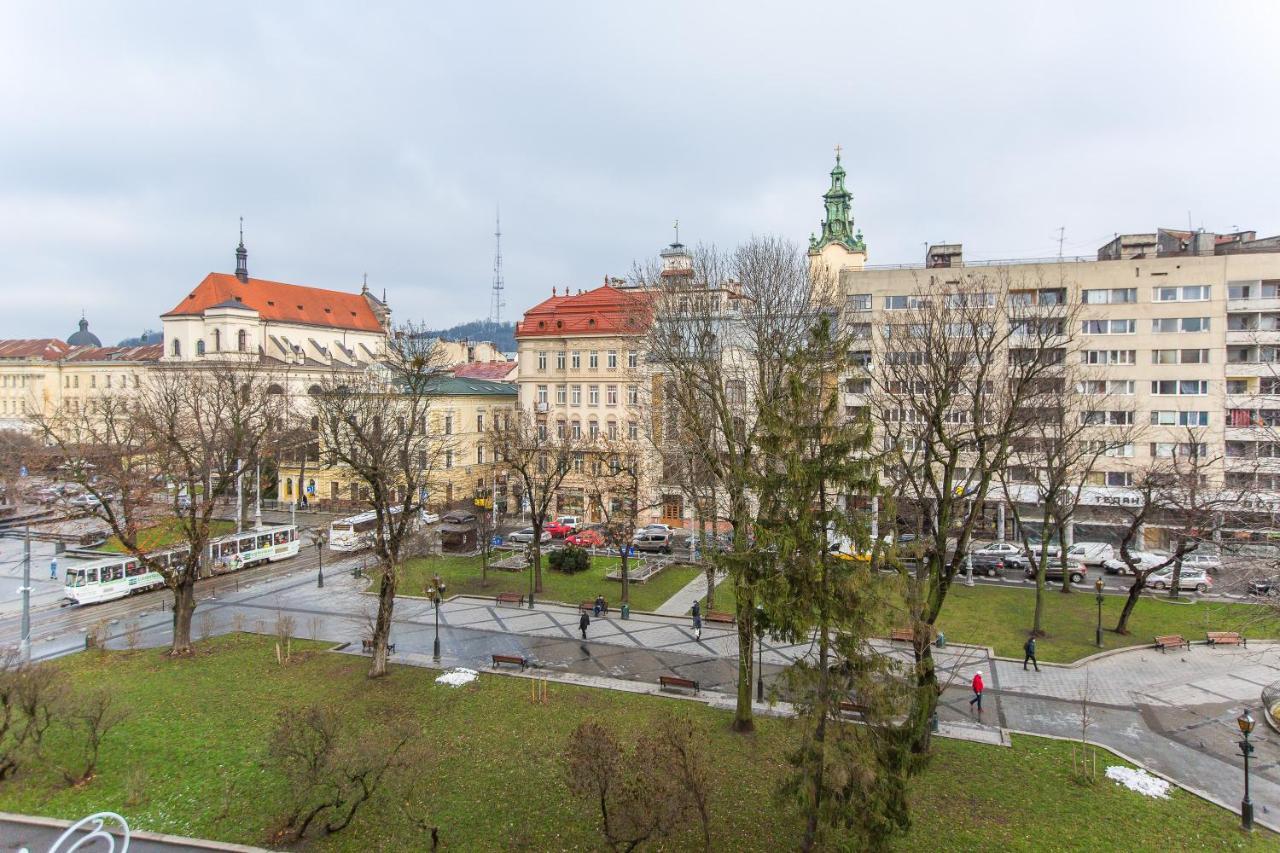В Центрі Біля Ратуші Вулиця Площа Ринок 11 Lwów Zewnętrze zdjęcie
