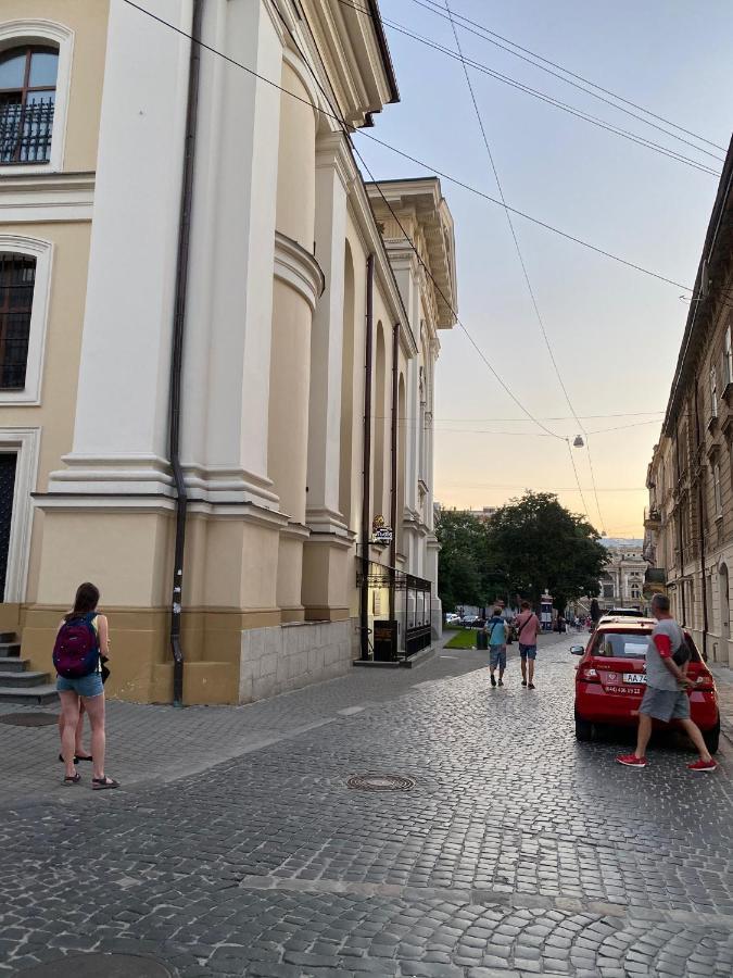 В Центрі Біля Ратуші Вулиця Площа Ринок 11 Lwów Zewnętrze zdjęcie