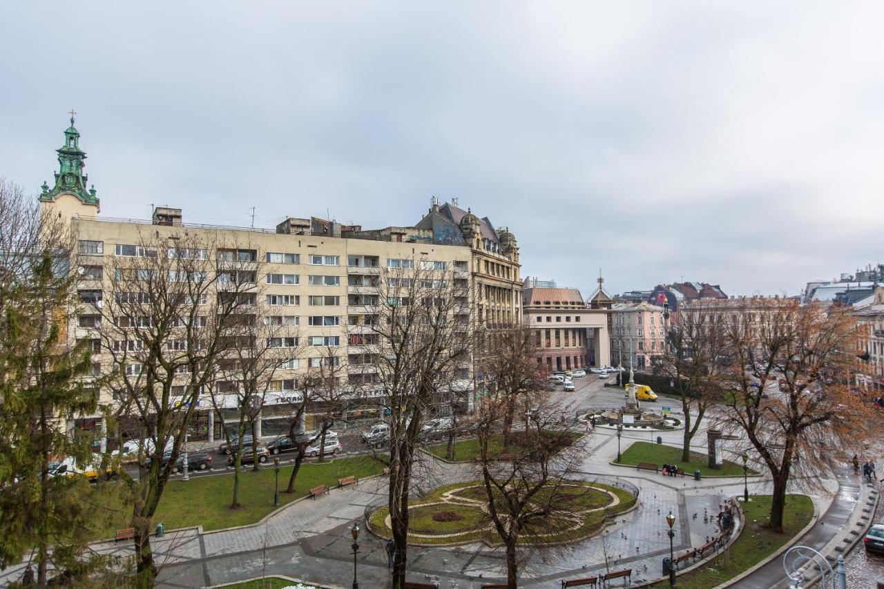 В Центрі Біля Ратуші Вулиця Площа Ринок 11 Lwów Zewnętrze zdjęcie